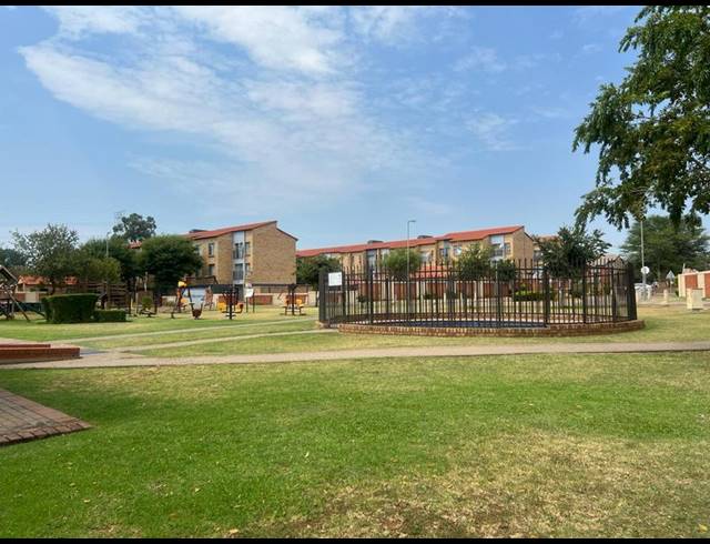 2 BEDROOM APARTMENT FOR SALE IN THE ORCHARDS